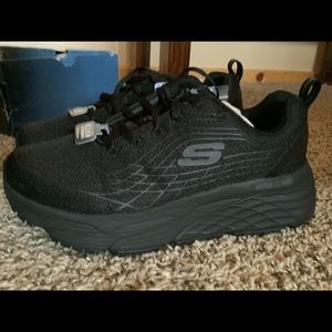 NWT Skechers work shoes